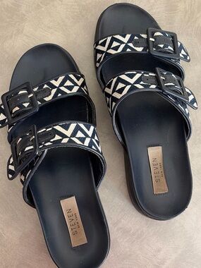 Steven Madden Navy & White Geometric Slide Sandals